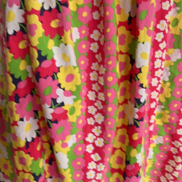 Lilly Pulitzer Short Sleeves Top - Picture 4 of 10